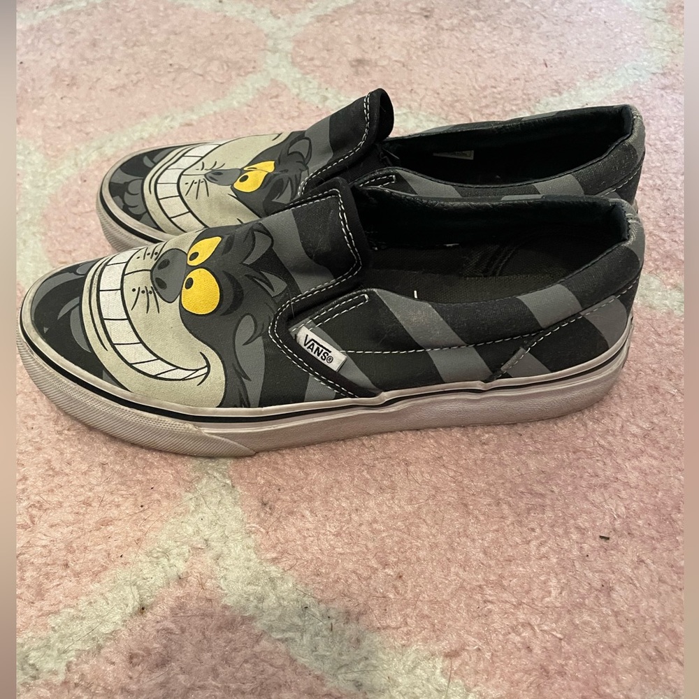 Vans Disney Cheshire Cat shoes used. Kids size 5.5/Women’s size 7.5